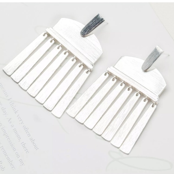 Kendra Scott Layne Statement Earrings Silver - Picture 3 of 8